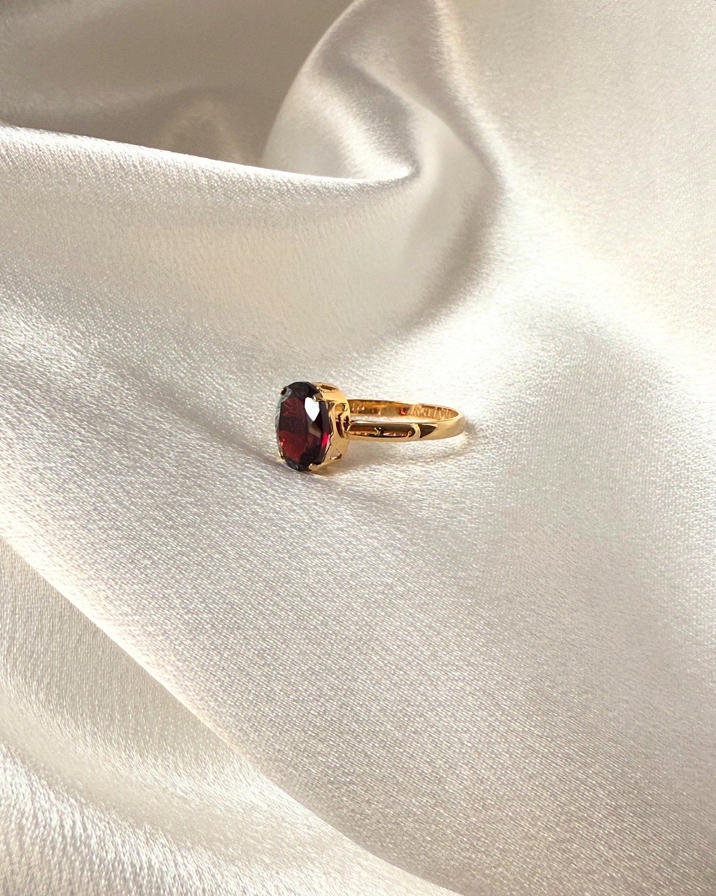 GARNET RING