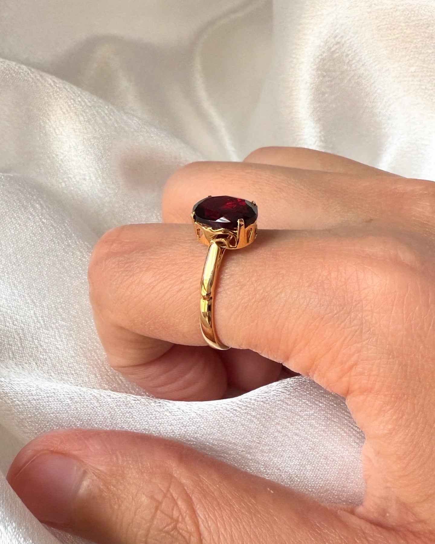 GARNET RING
