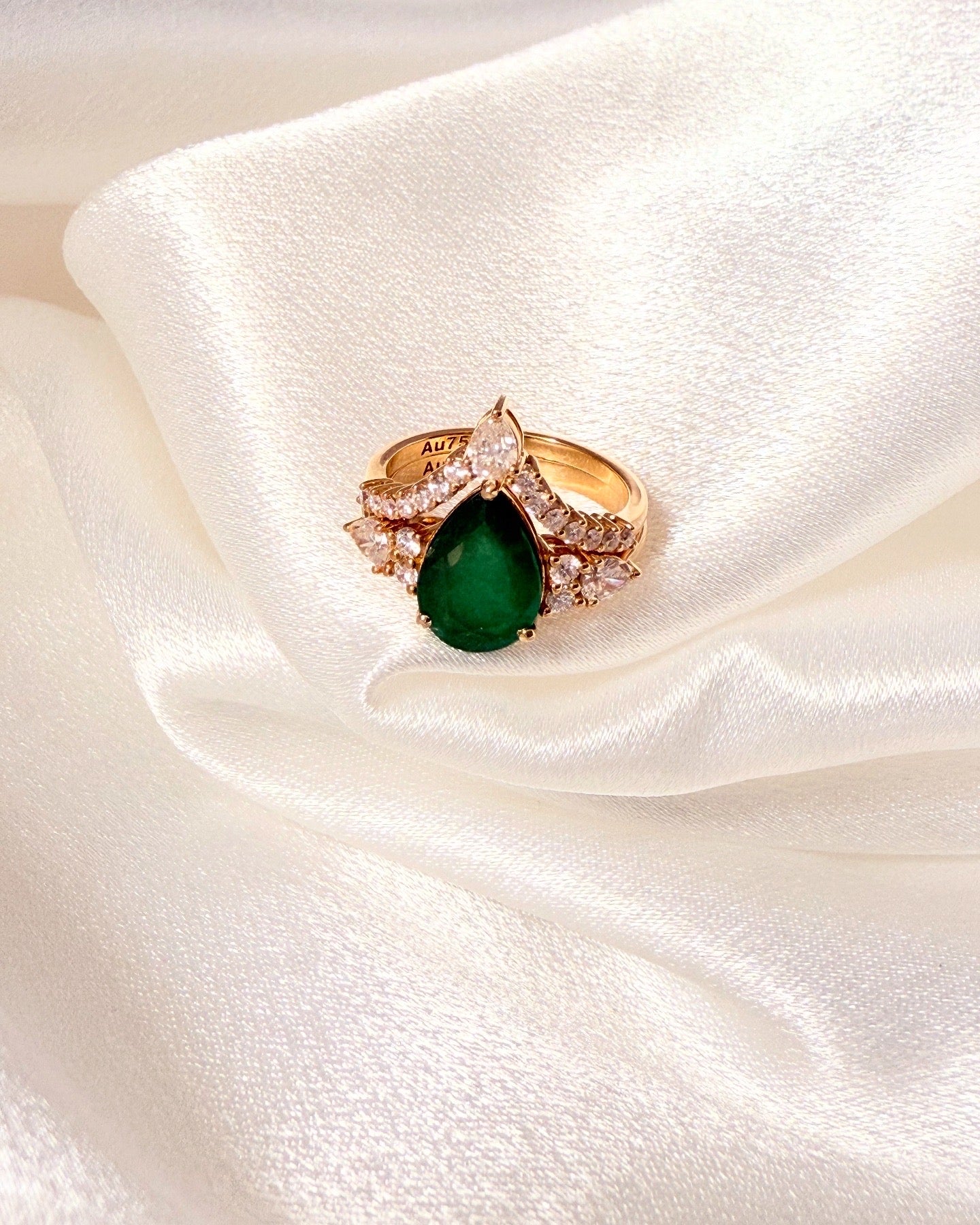 THE CROWN RING W/ DIAMOND & EMERALD