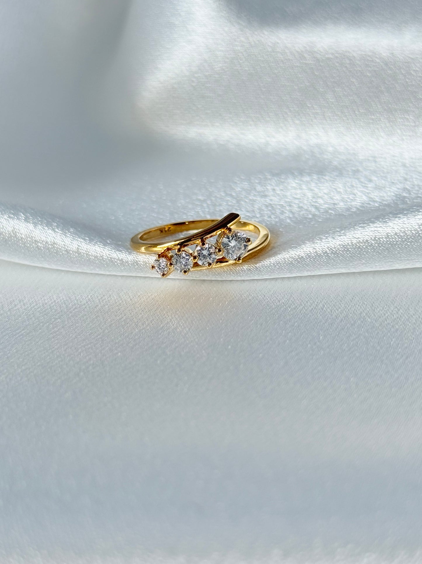 DIAMOND ROAD RING