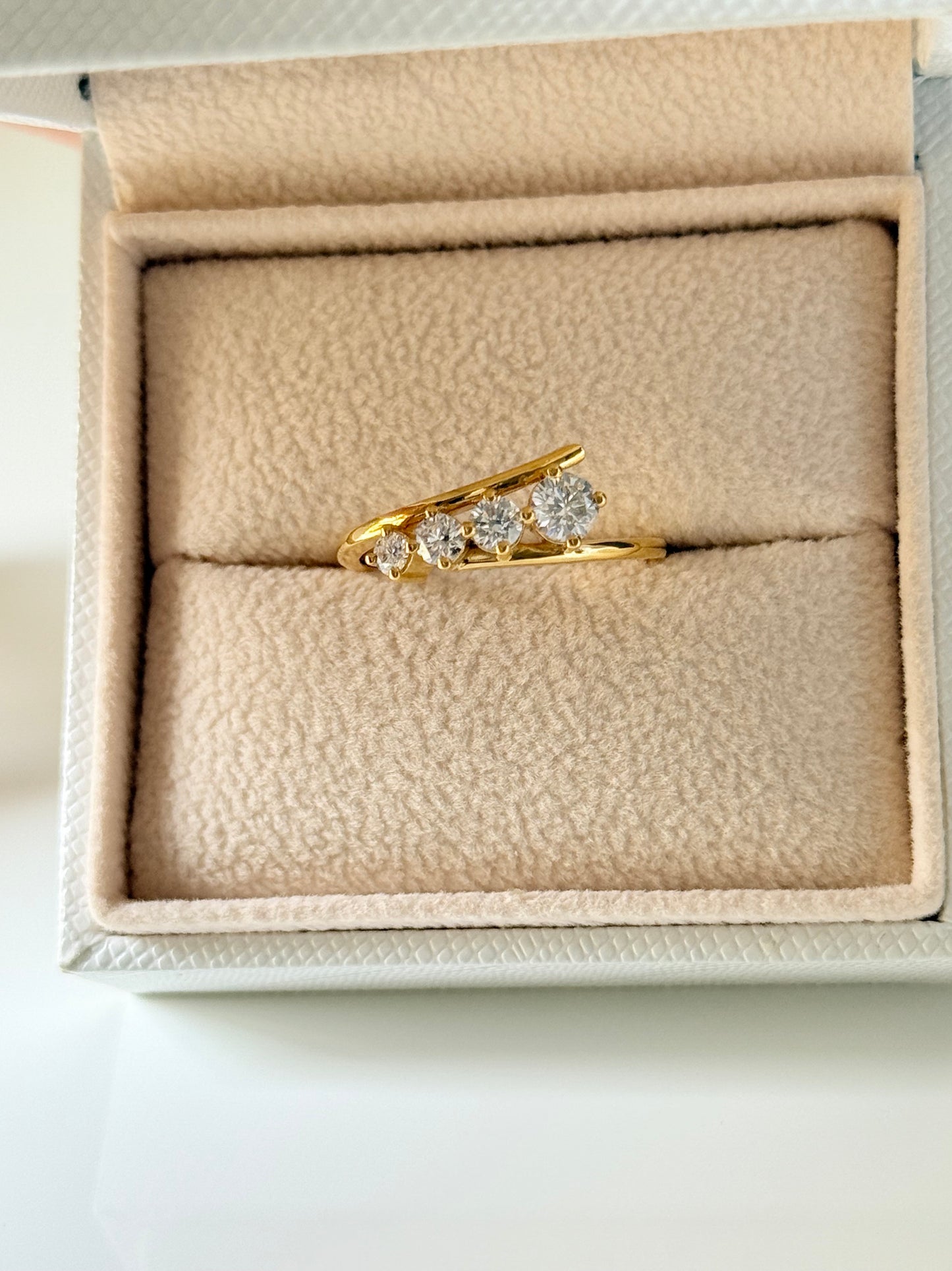 DIAMOND ROAD RING