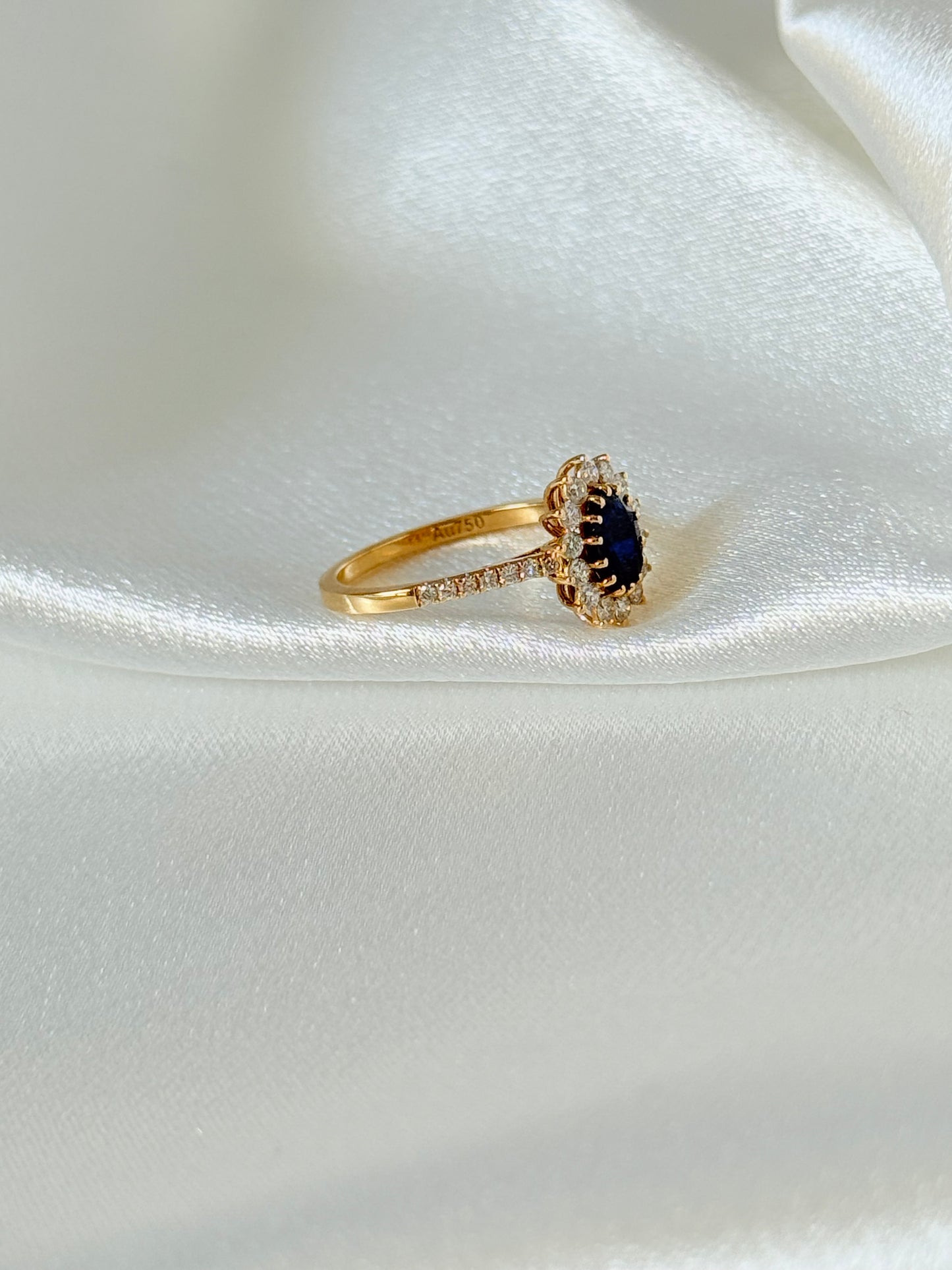 PRINCESS DIANA RING IN SMALL SIZE