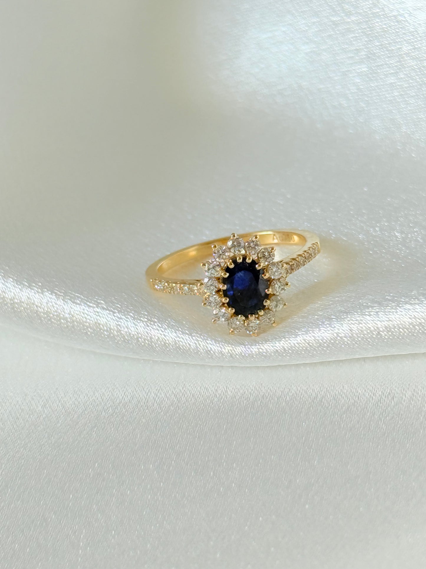PRINCESS DIANA RING IN SMALL SIZE