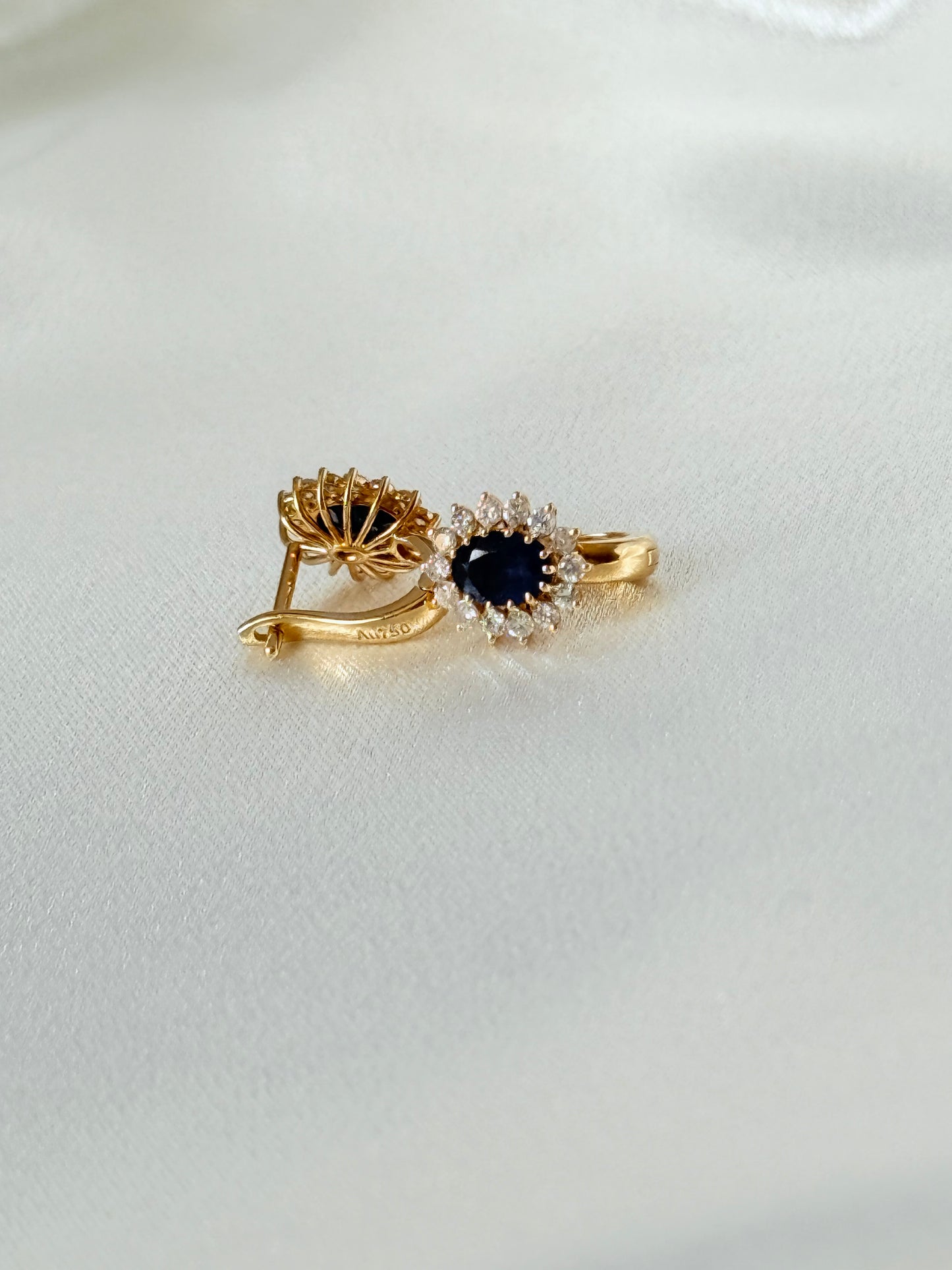 PRINCESS DIANA EARRINGS IN SMALL SIZE
