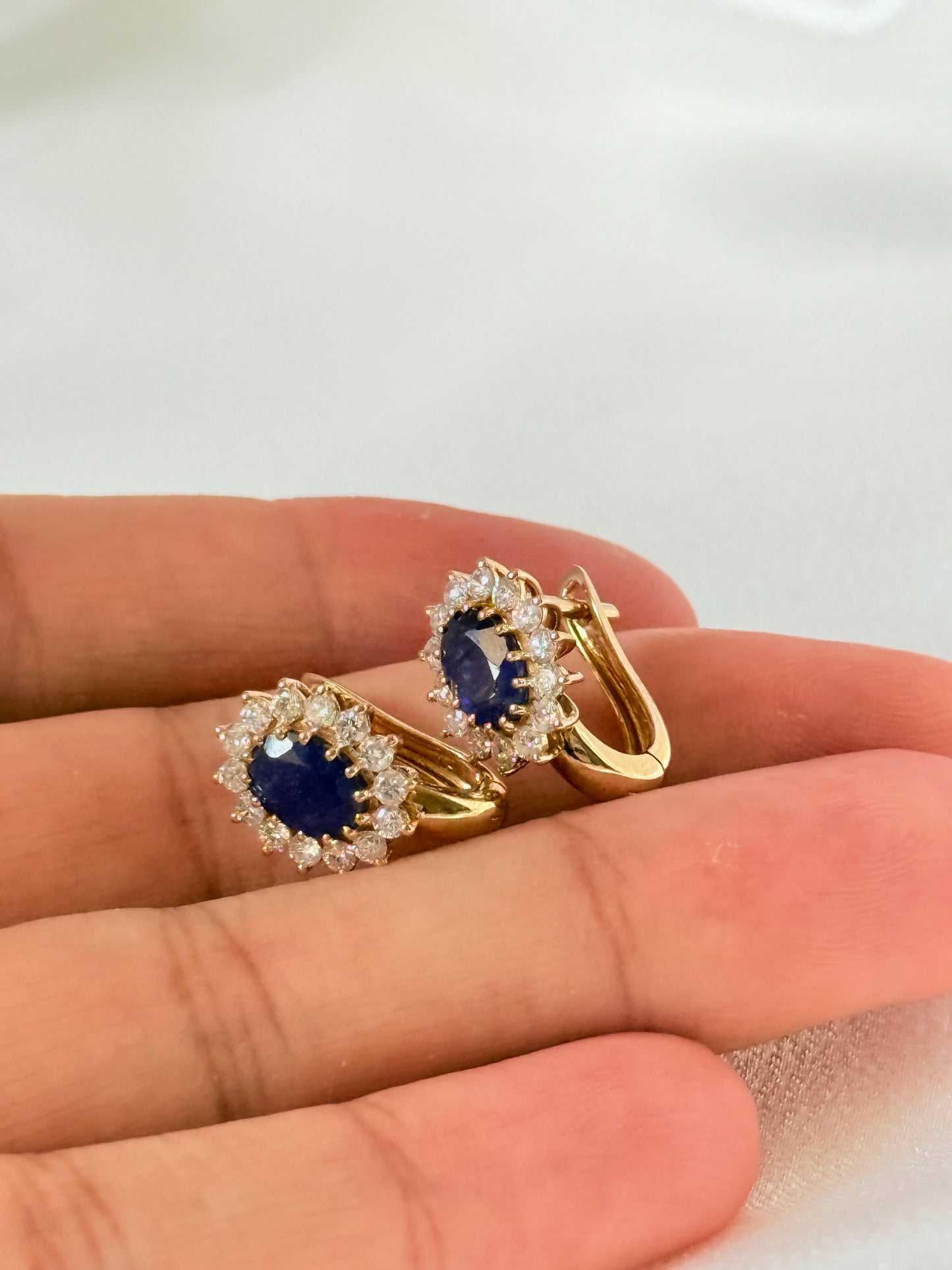 PRINCESS DIANA EARRINGS IN SMALL SIZE