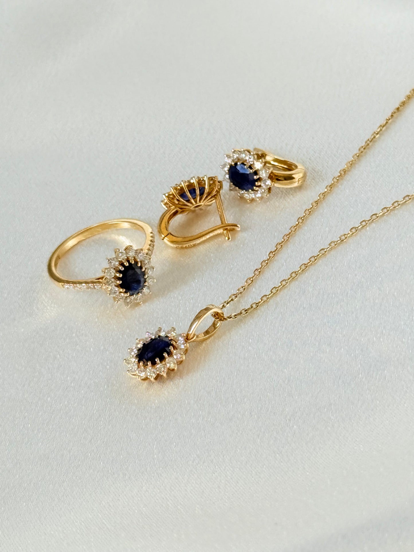 PRINCESS DIANA SET IN SMALL SIZE