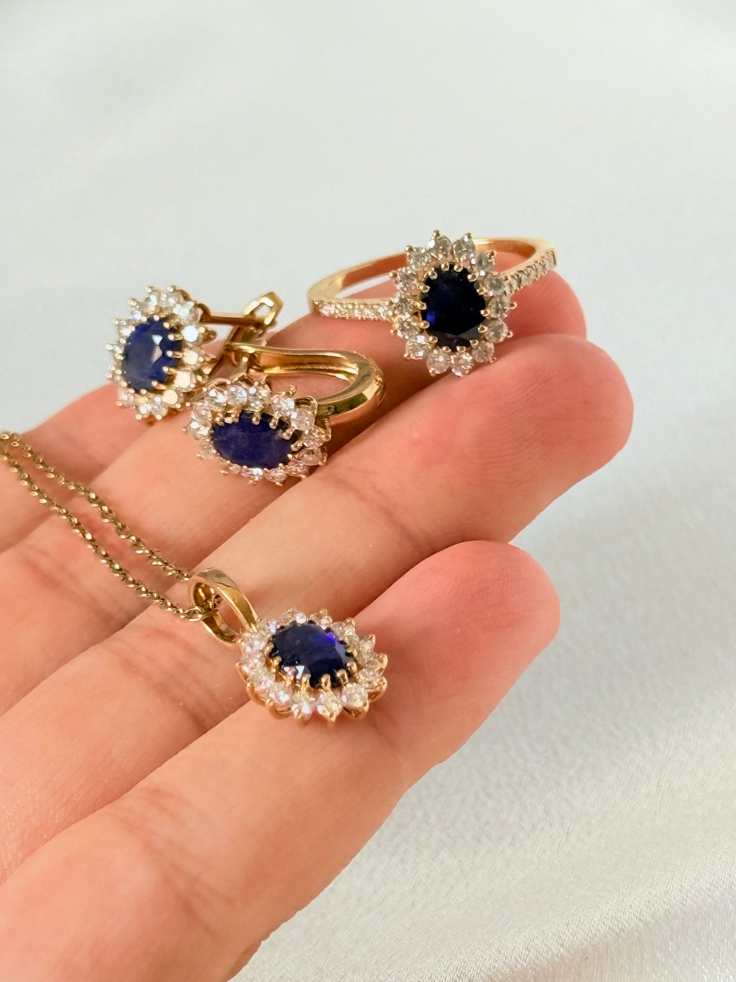 PRINCESS DIANA SET IN SMALL SIZE