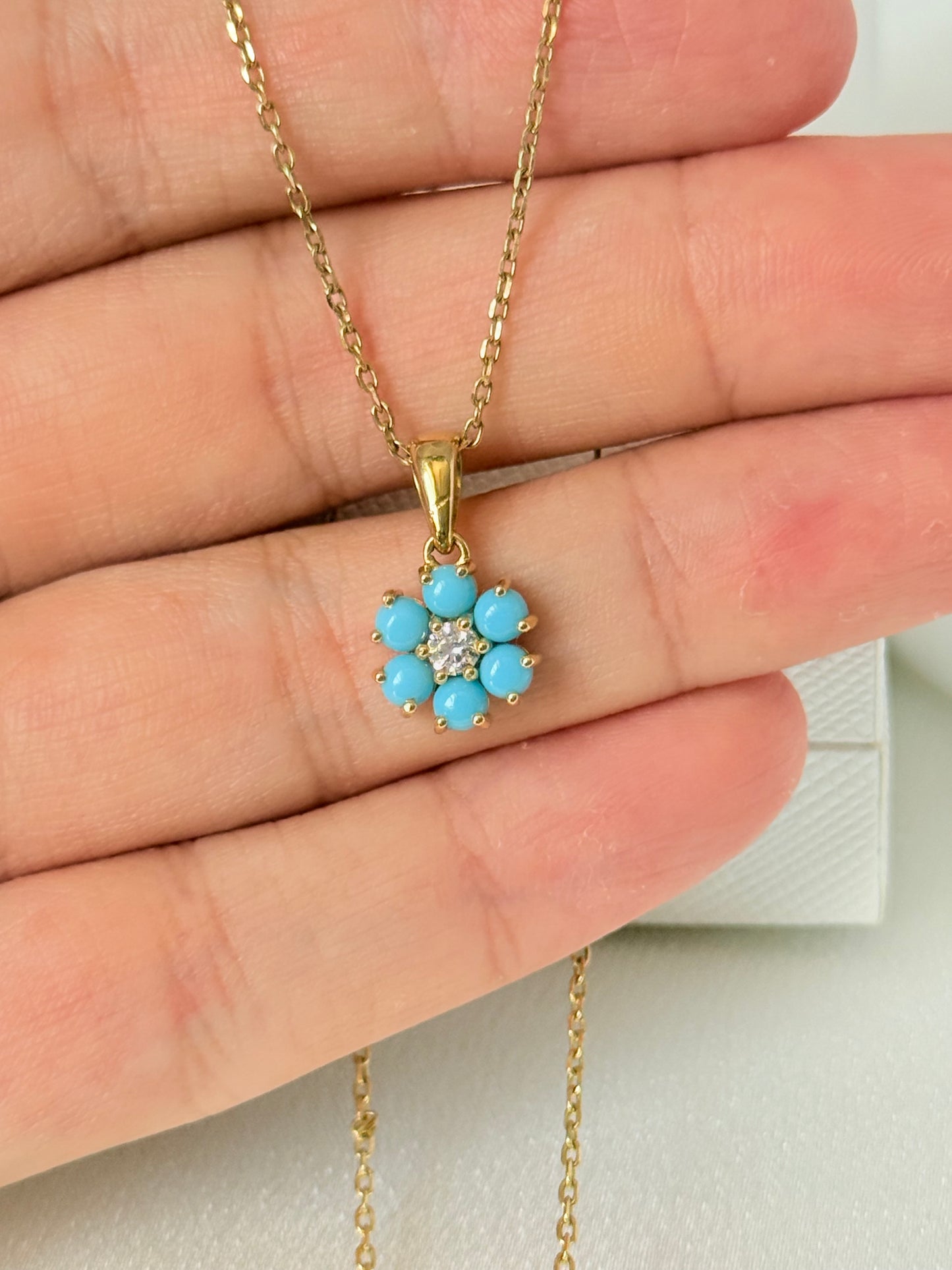 TURQUOISE FLOWER PENDANT