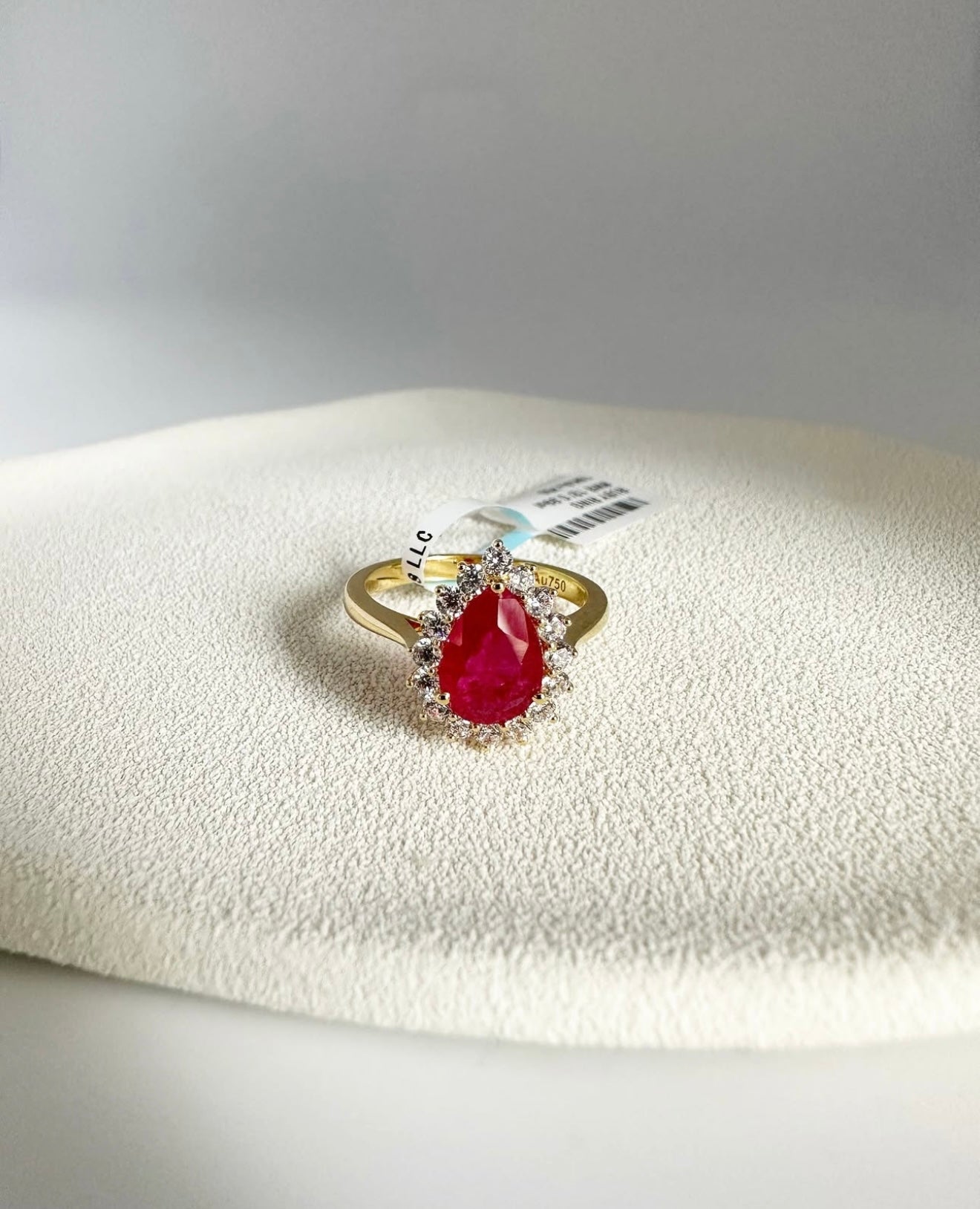PEAR SHAPE RING