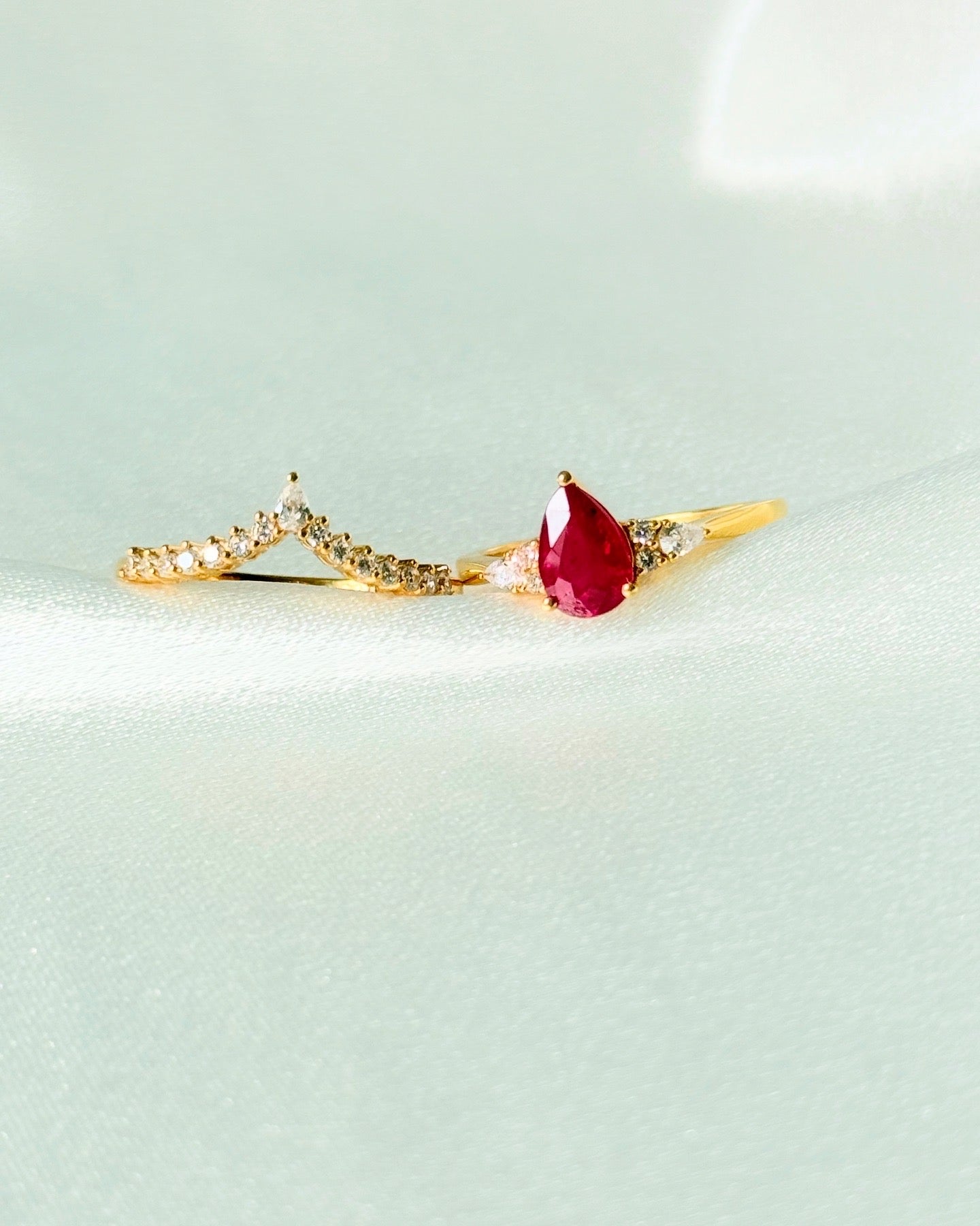 THE CROWN RING WITH RUBY & DIAMOND