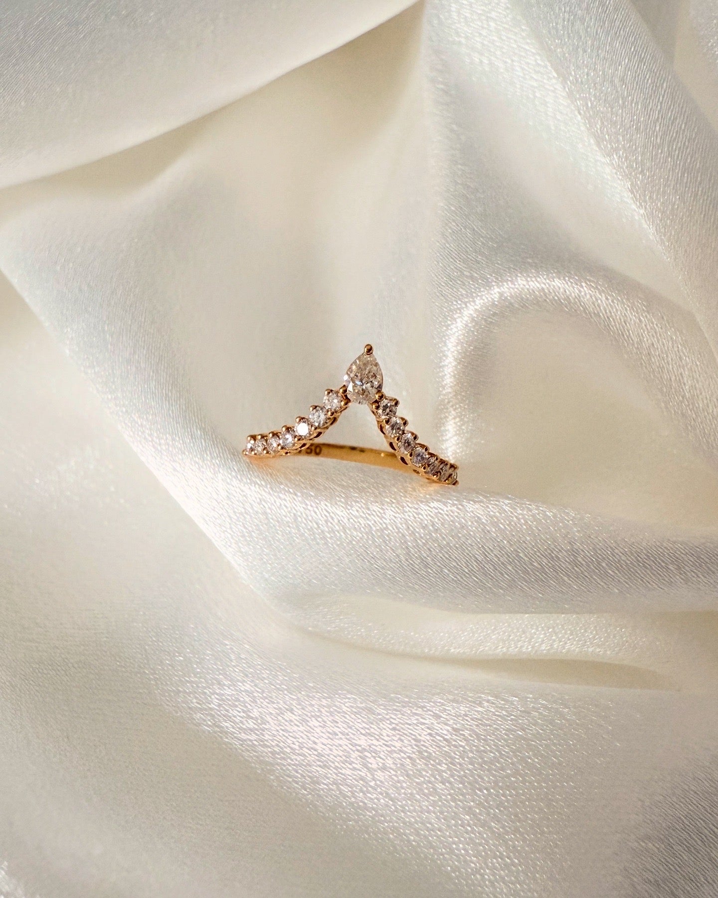 THE CROWN RING W/ DIAMOND & EMERALD