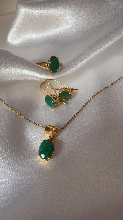 THE EXQUISITE EMERALD SET
