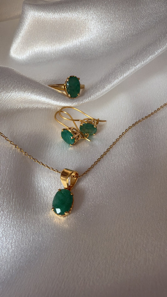 THE EXQUISITE EMERALD SET