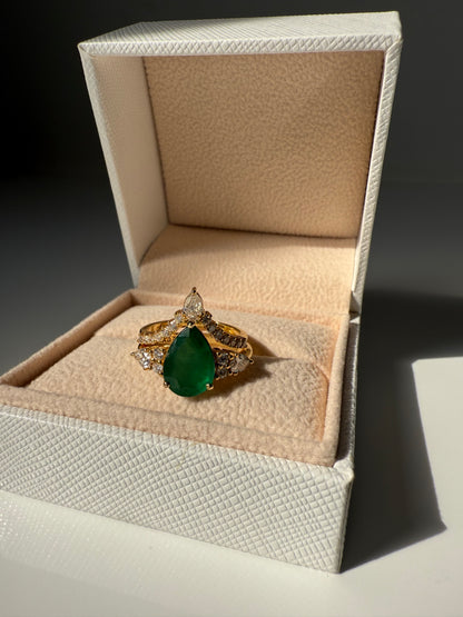 THE CROWN RING W/ DIAMOND & EMERALD