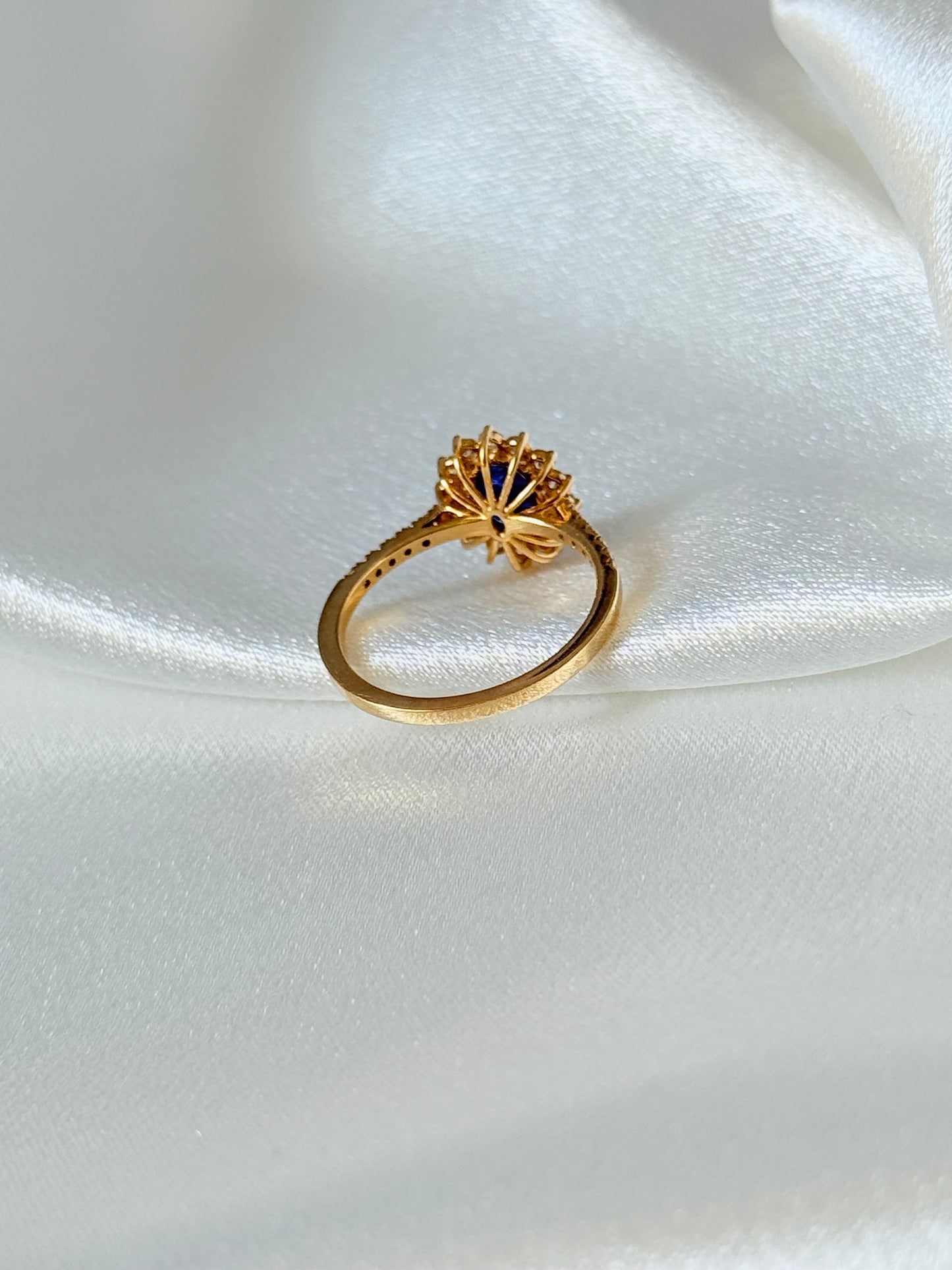 PRINCESS DIANA RING IN SMALL SIZE