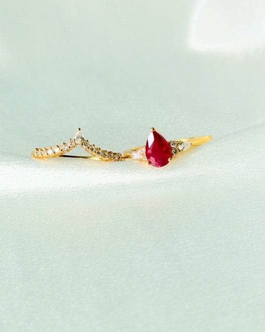 THE CROWN RING WITH RUBY & DIAMOND