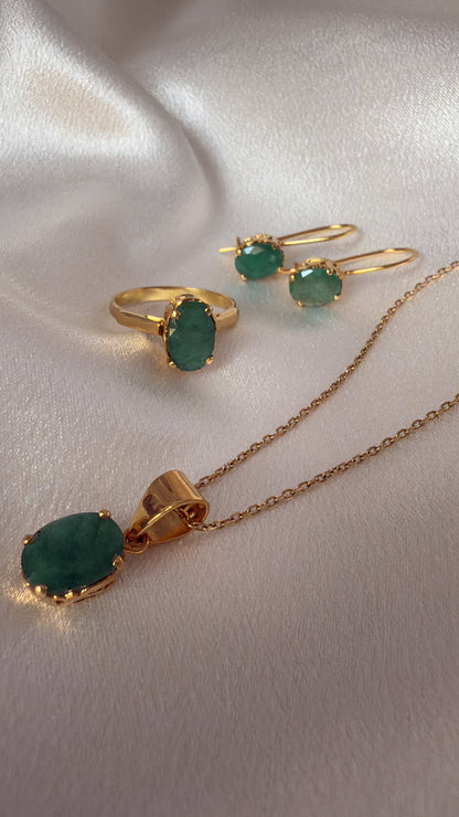 THE EXQUISITE EMERALD SET