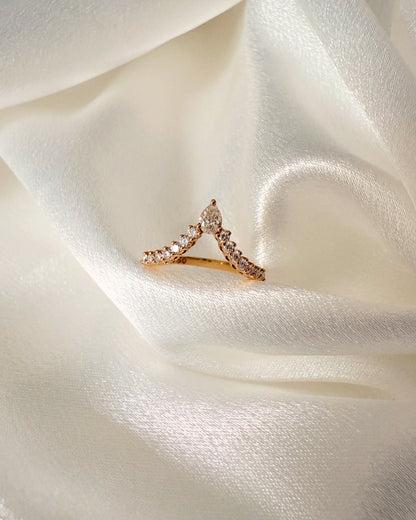 THE CROWN RING W/ DIAMOND & EMERALD